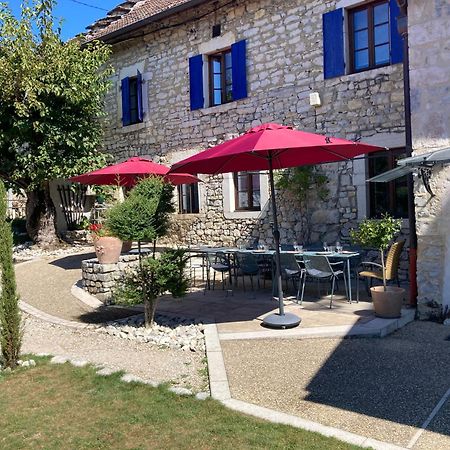 Le Clos Bo-M Bed & Breakfast Marignieu Bagian luar foto