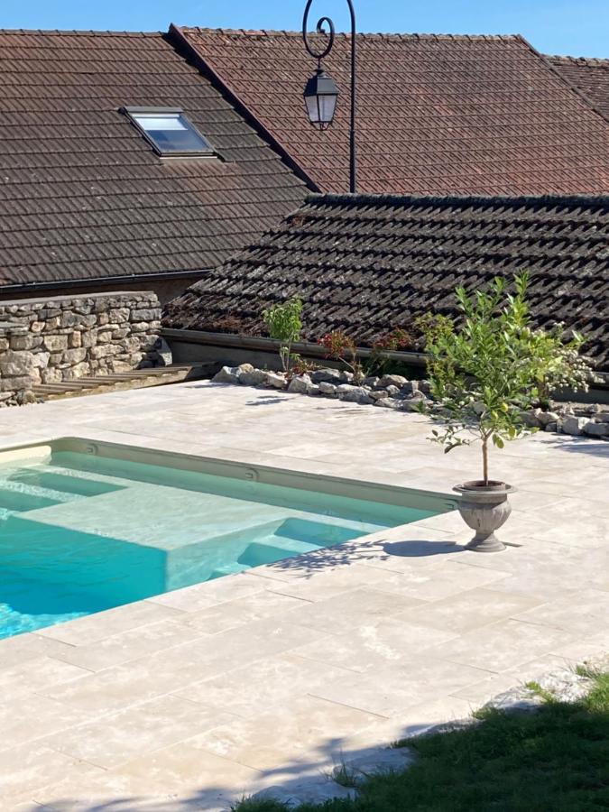 Le Clos Bo-M Bed & Breakfast Marignieu Bagian luar foto