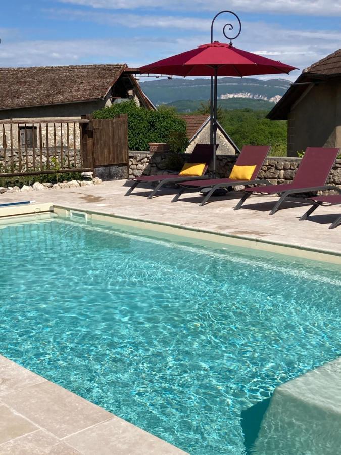 Le Clos Bo-M Bed & Breakfast Marignieu Bagian luar foto