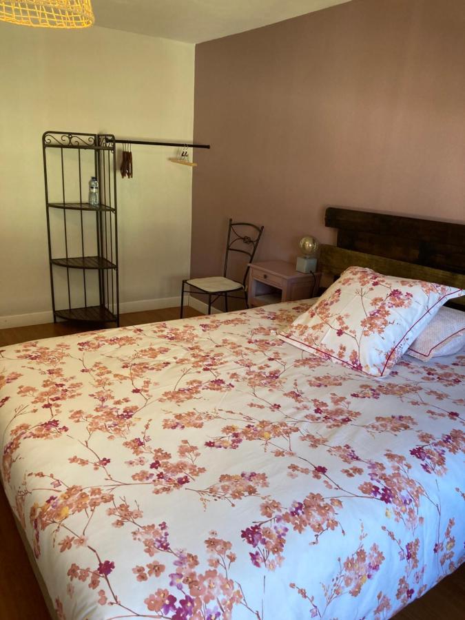 Le Clos Bo-M Bed & Breakfast Marignieu Bagian luar foto