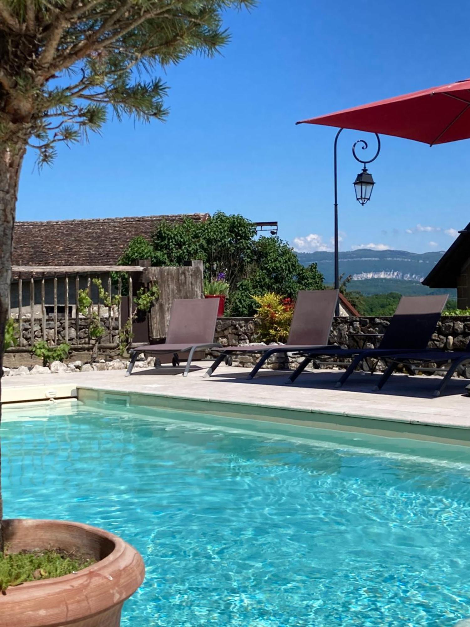Le Clos Bo-M Marignieu Bagian luar foto